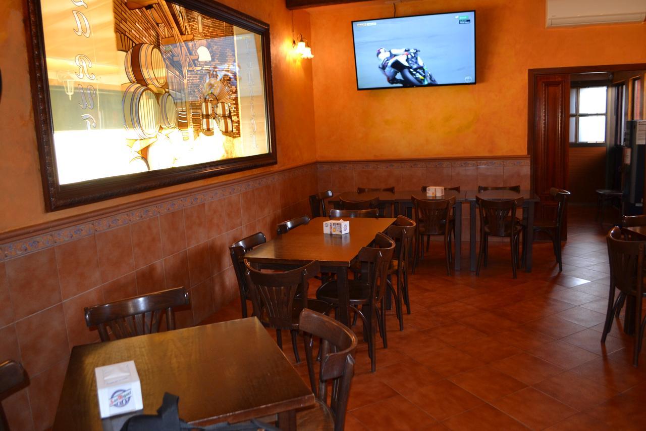 Hostal Pension La Ruta Paterna del Campo Eksteriør billede
